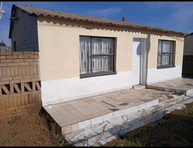 2 BEDROOM HOUSE FOR SALE IN JABULANI
